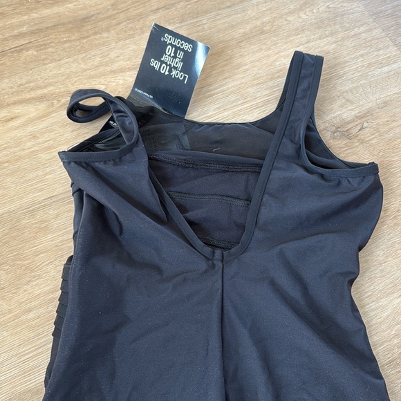 miraclesuit black one piece - Picture 4 of 4